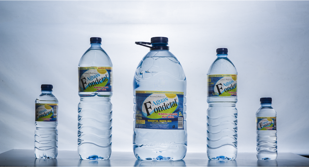 Familia de formatos Aguas Fondetal — 0,33 L, 0,55 L, 1,5 L, 2 L y bidón 5 L